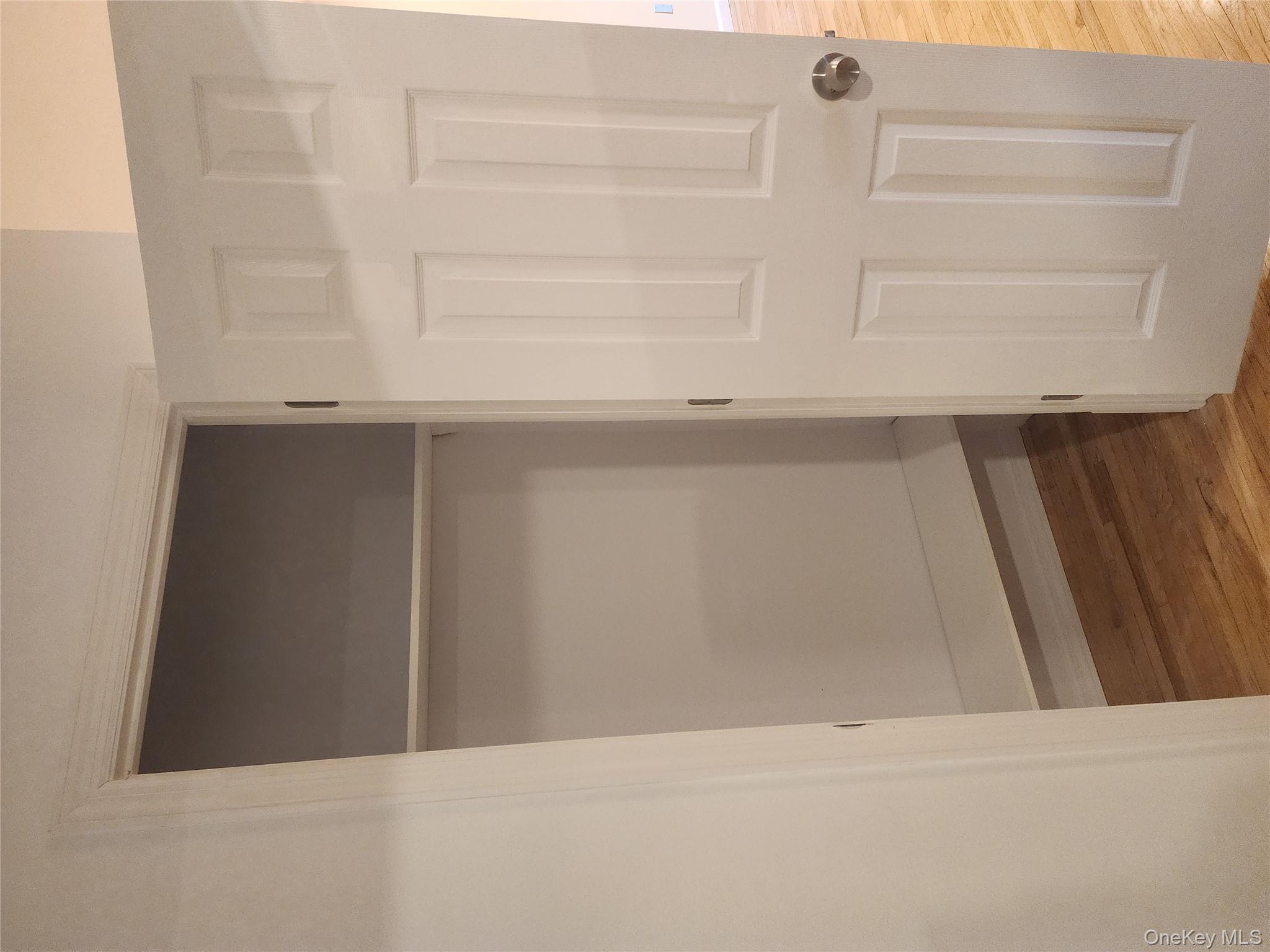 #19 photo, 79-56 77 Avenue, कुईंस Glendale , NY 11385