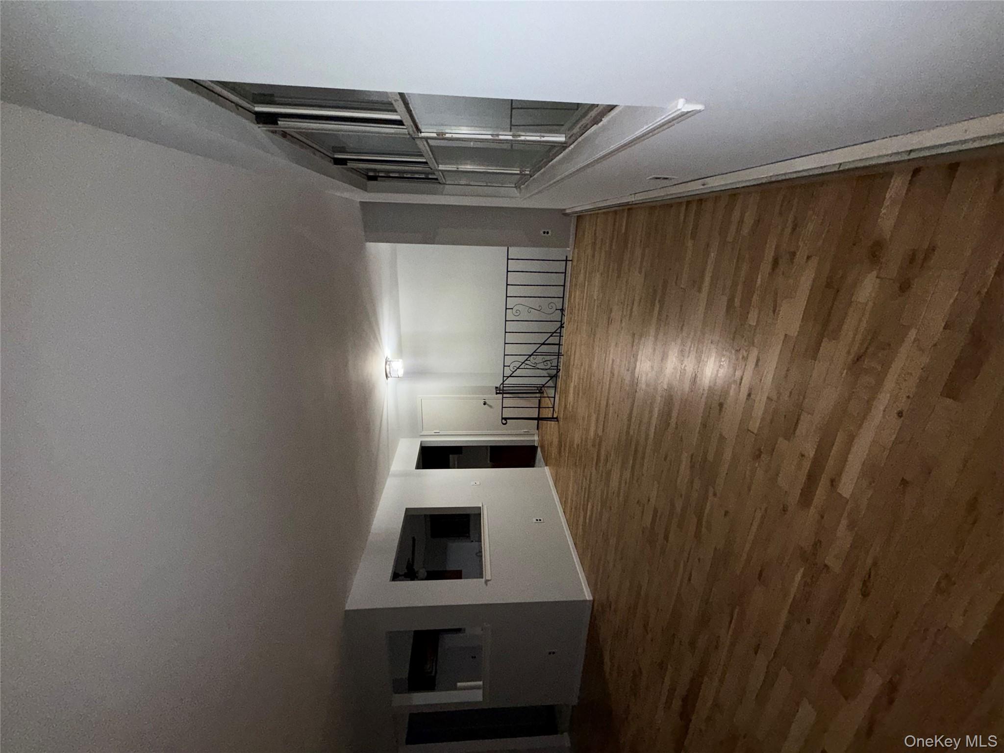 #12 photo, 227 N Walnut Street, नासाउ काउंटी Massapequa , NY 11758