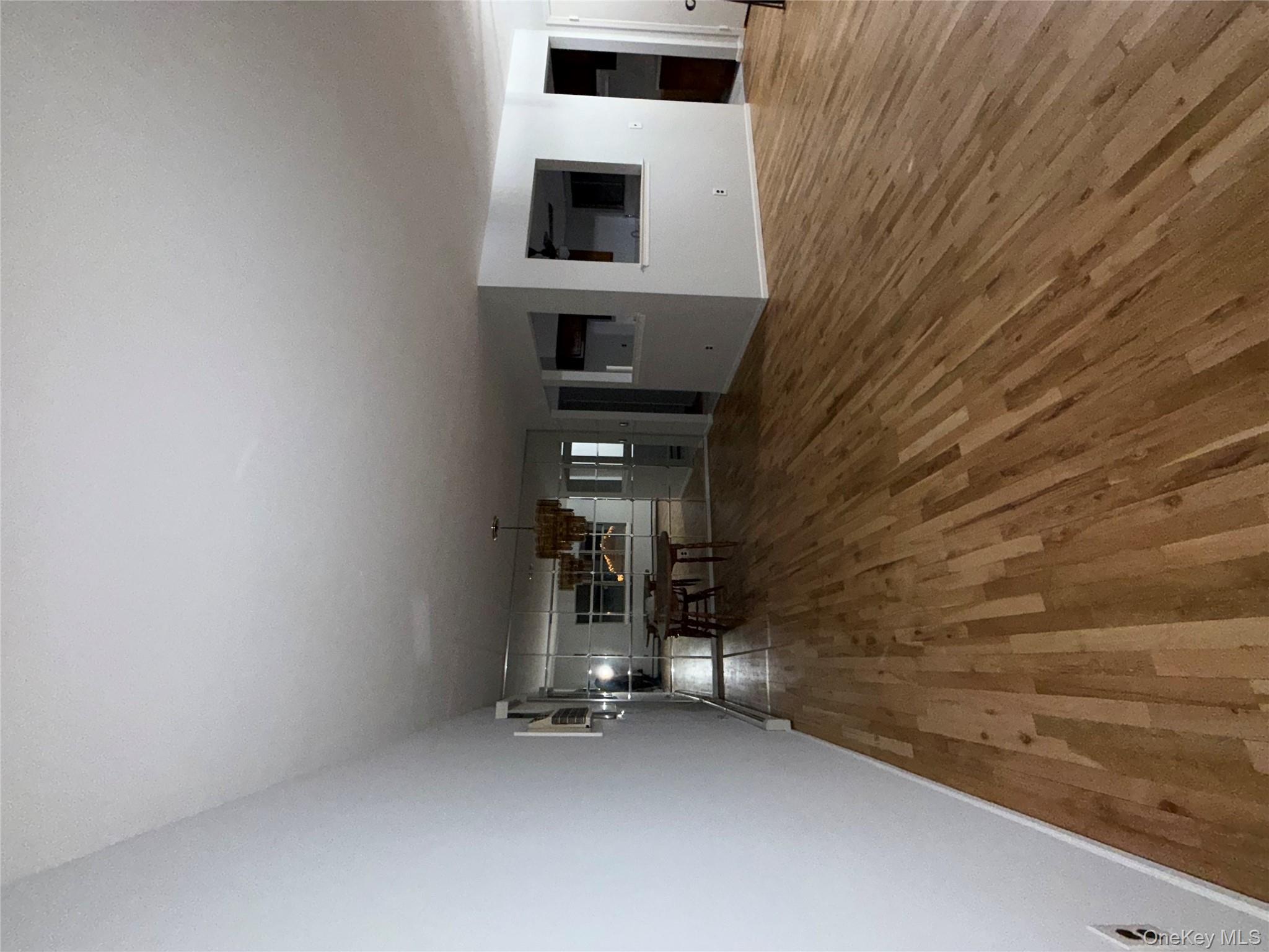 #13 photo, 227 N Walnut Street, नासाउ काउंटी Massapequa , NY 11758