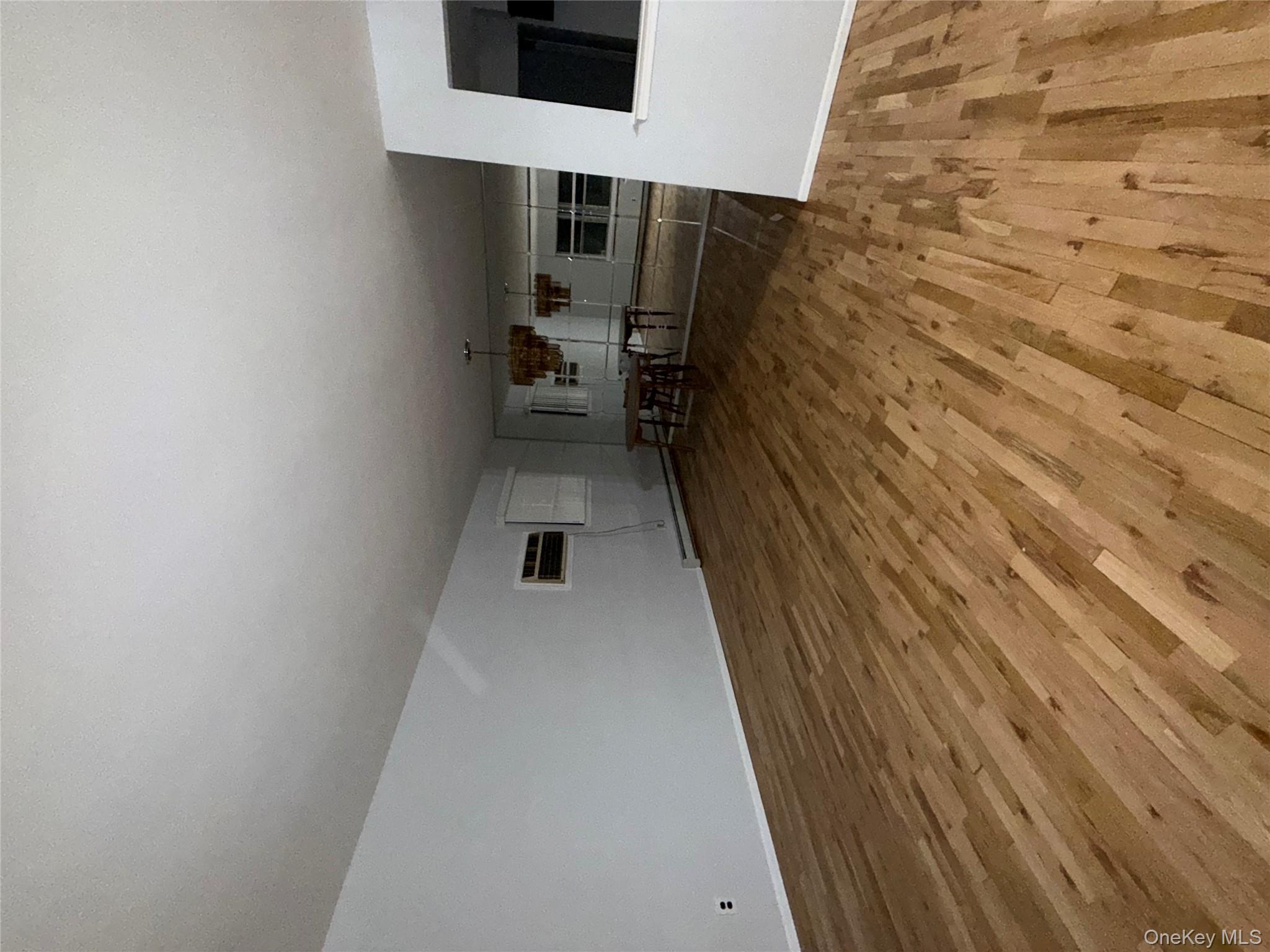 #14 photo, 227 N Walnut Street, नासाउ काउंटी Massapequa , NY 11758