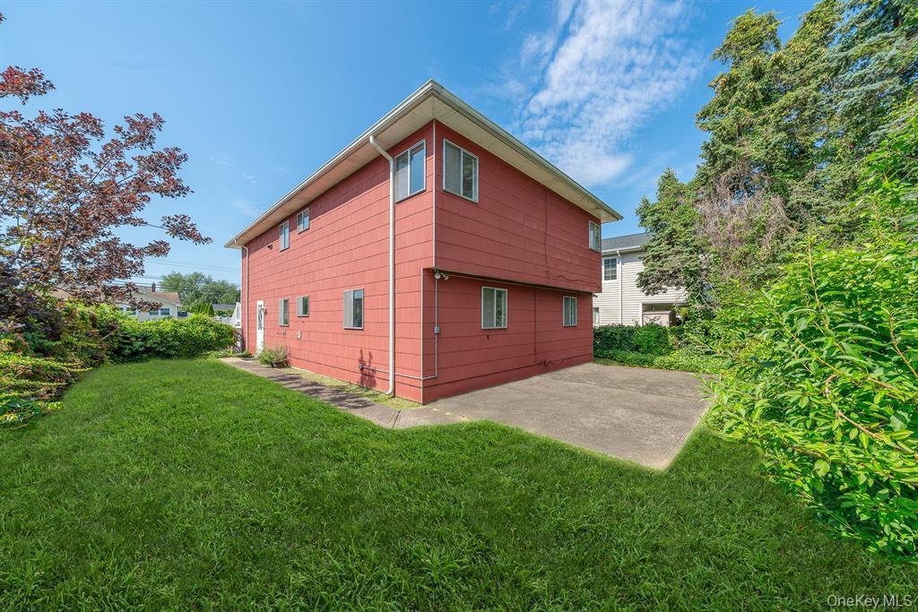 #18 photo, 227 N Walnut Street, नासाउ काउंटी Massapequa , NY 11758