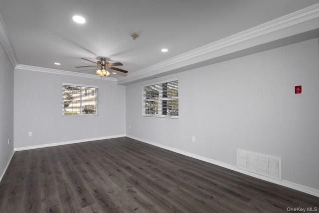 #3 photo, 320 Lake Pointe Court, Middle Island , NY 11953