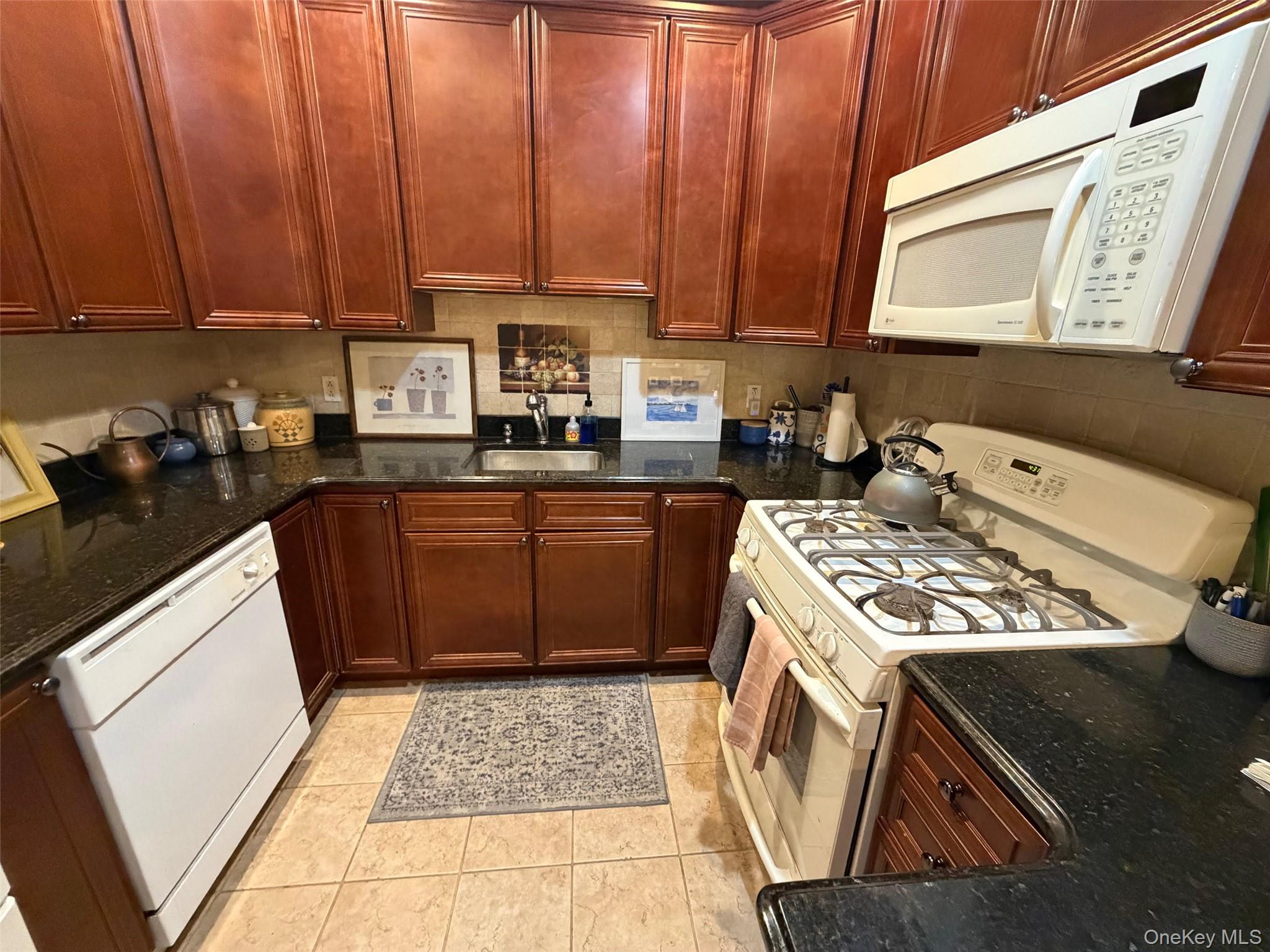 #7 photo, 117 Pond View Drive, पोर्ट वॉशिंगटन Port Washington , NY 11050