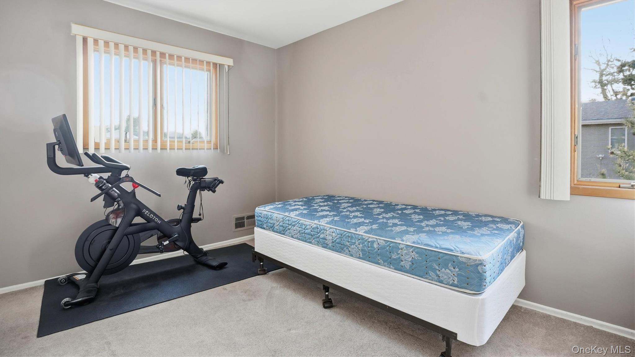 #13 photo, 13 Adrian Street, 东长岛 East Northport , NY 11731