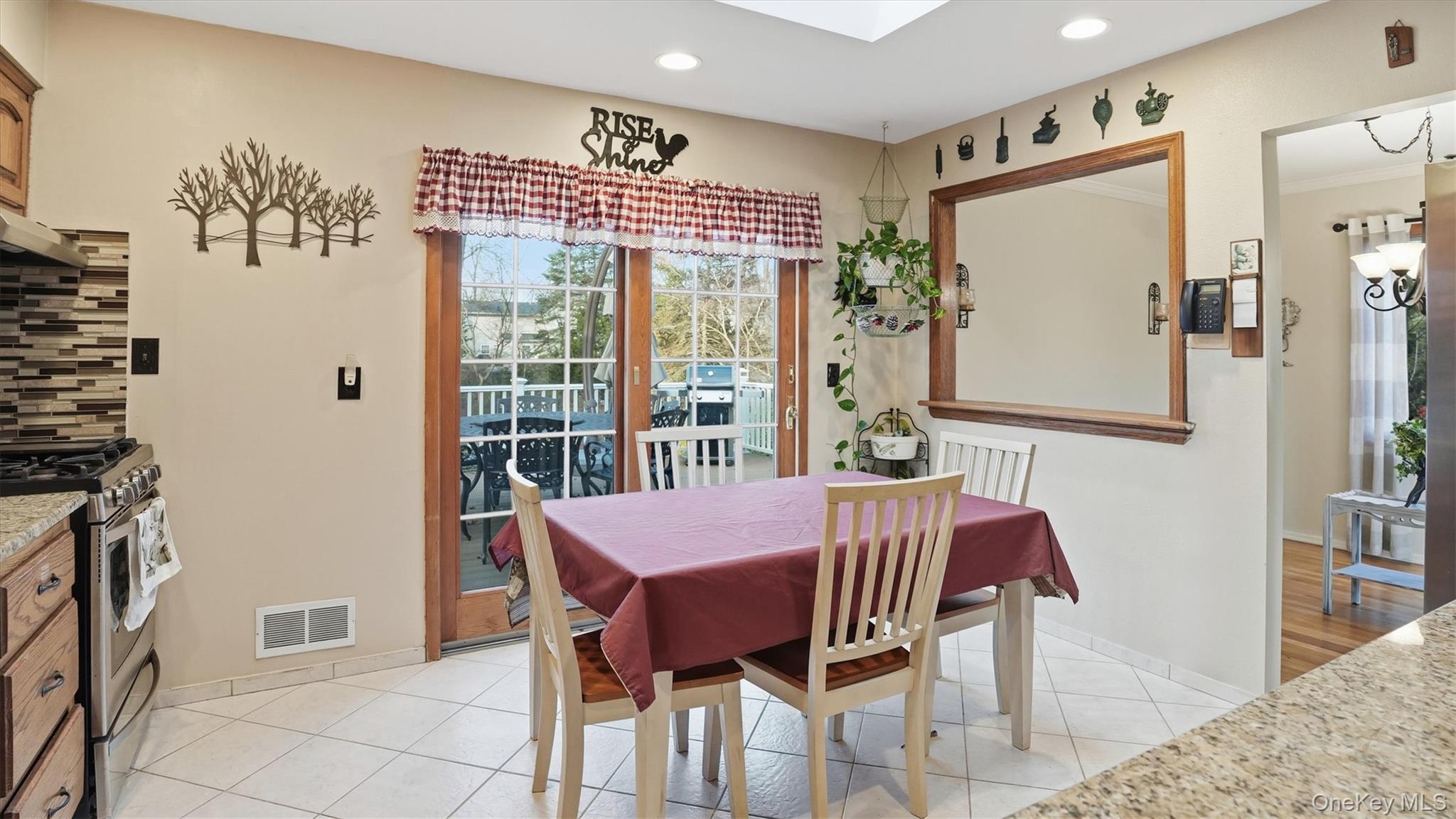 #5 photo, 13 Adrian Street, 东长岛 East Northport , NY 11731