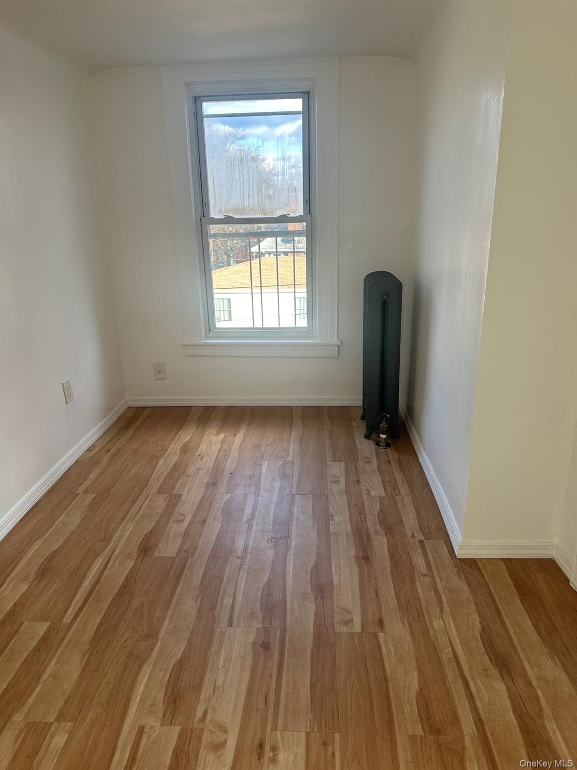 #4 photo, 85-20 85th Road, קווינס Woodhaven , NY 11421