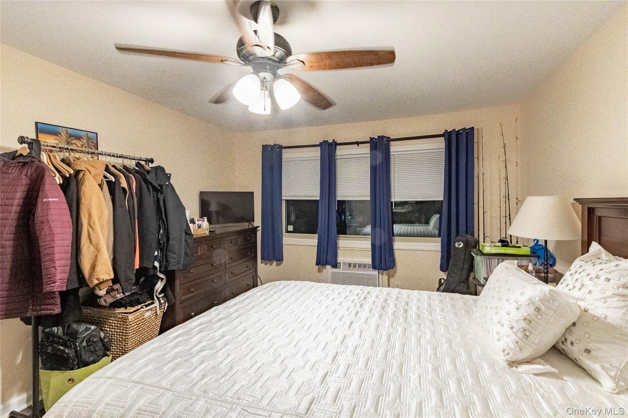 #14 photo, 2449 F Union Boulevard, سوفولك Islip , NY 11751