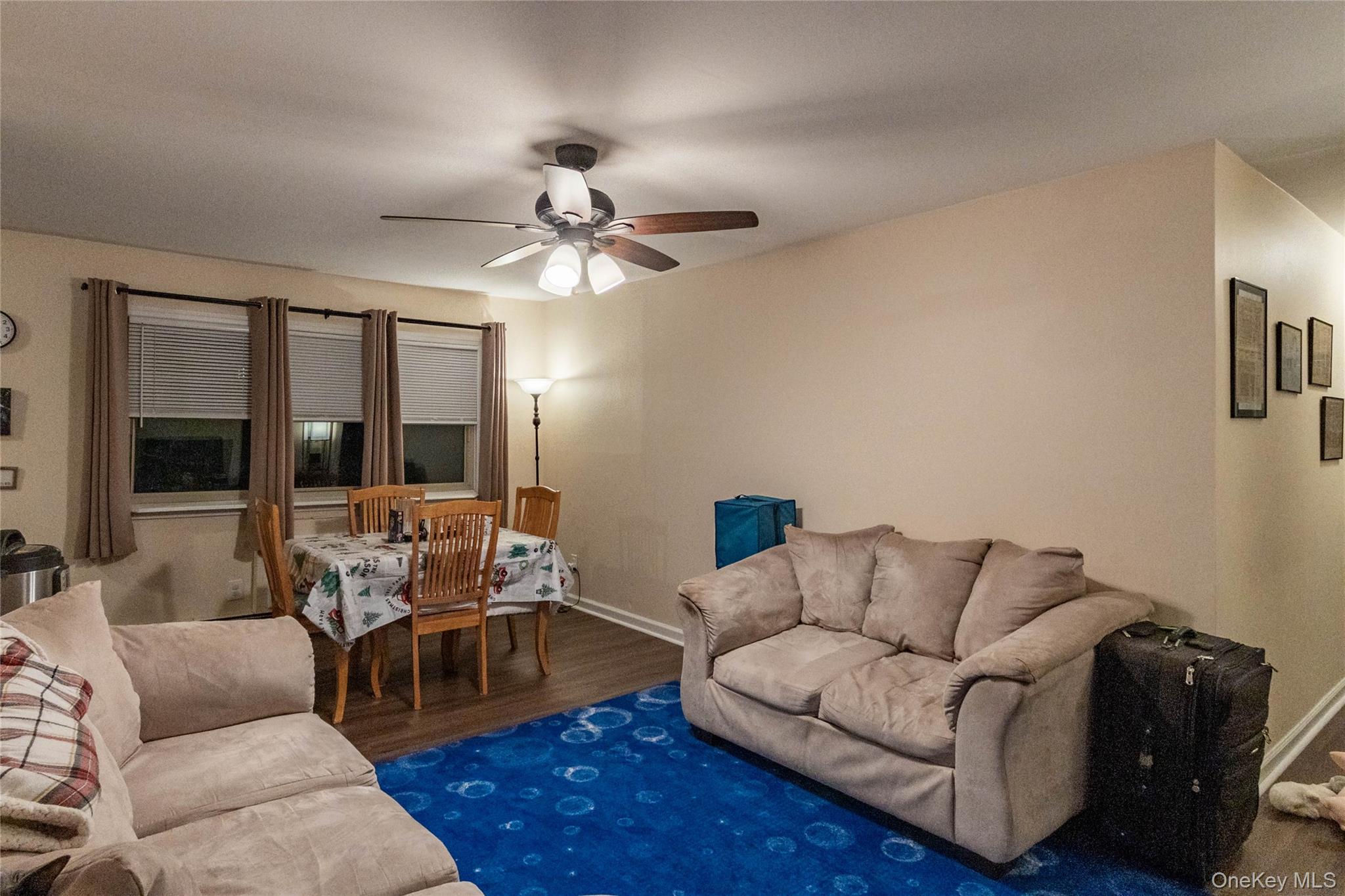 #17 photo, 2449 F Union Boulevard, سوفولك Islip , NY 11751