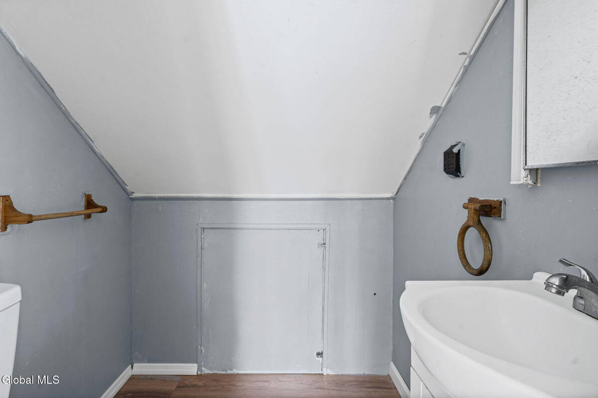 #19 photo, 2029 Cardiff Road, Rotterdam , NY 12303