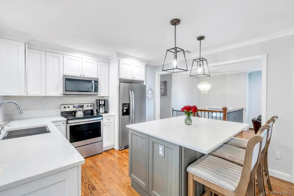 #12 photo, 62 Forest Avenue, सफ़ोक काउंटी Lake Grove , NY 11755