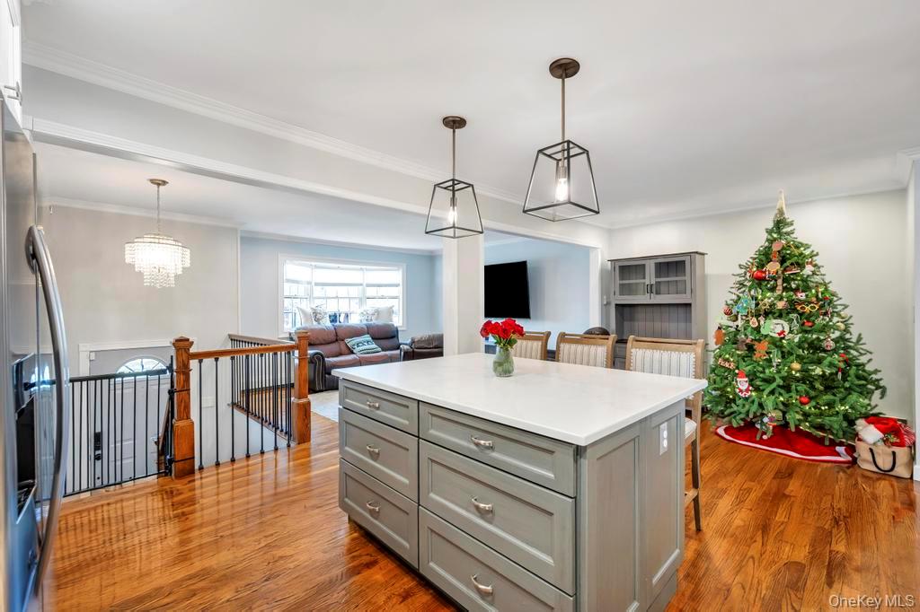 #14 photo, 62 Forest Avenue, सफ़ोक काउंटी Lake Grove , NY 11755