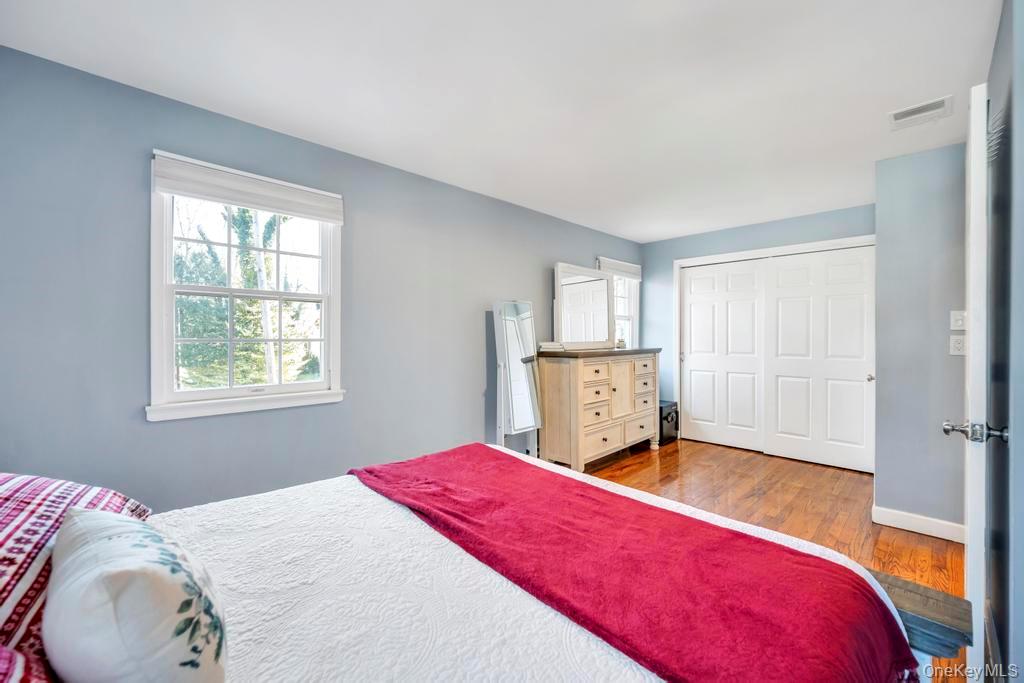 #20 photo, 62 Forest Avenue, सफ़ोक काउंटी Lake Grove , NY 11755