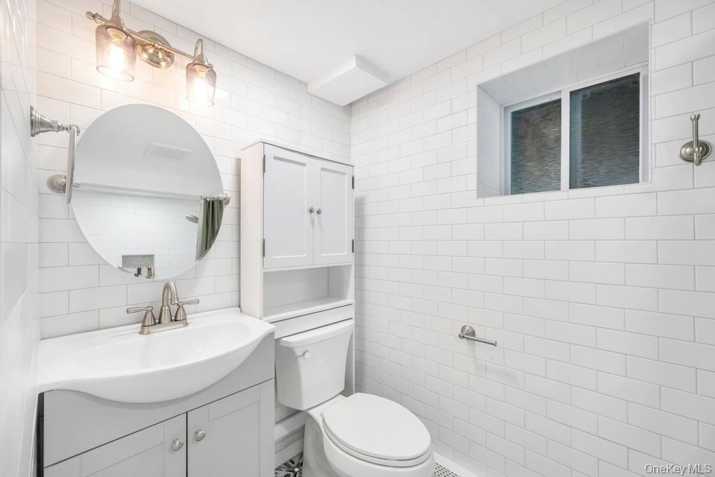 #27 photo, 62 Forest Avenue, सफ़ोक काउंटी Lake Grove , NY 11755