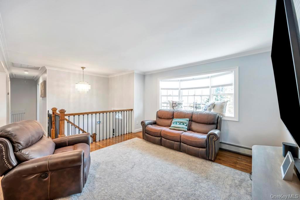 #7 photo, 62 Forest Avenue, सफ़ोक काउंटी Lake Grove , NY 11755