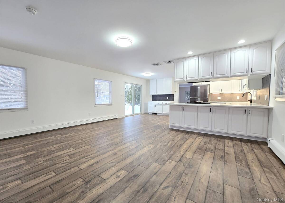 #10 photo, 35 Segatogue Lane, सफ़ोक काउंटी South Setauket , NY 11720