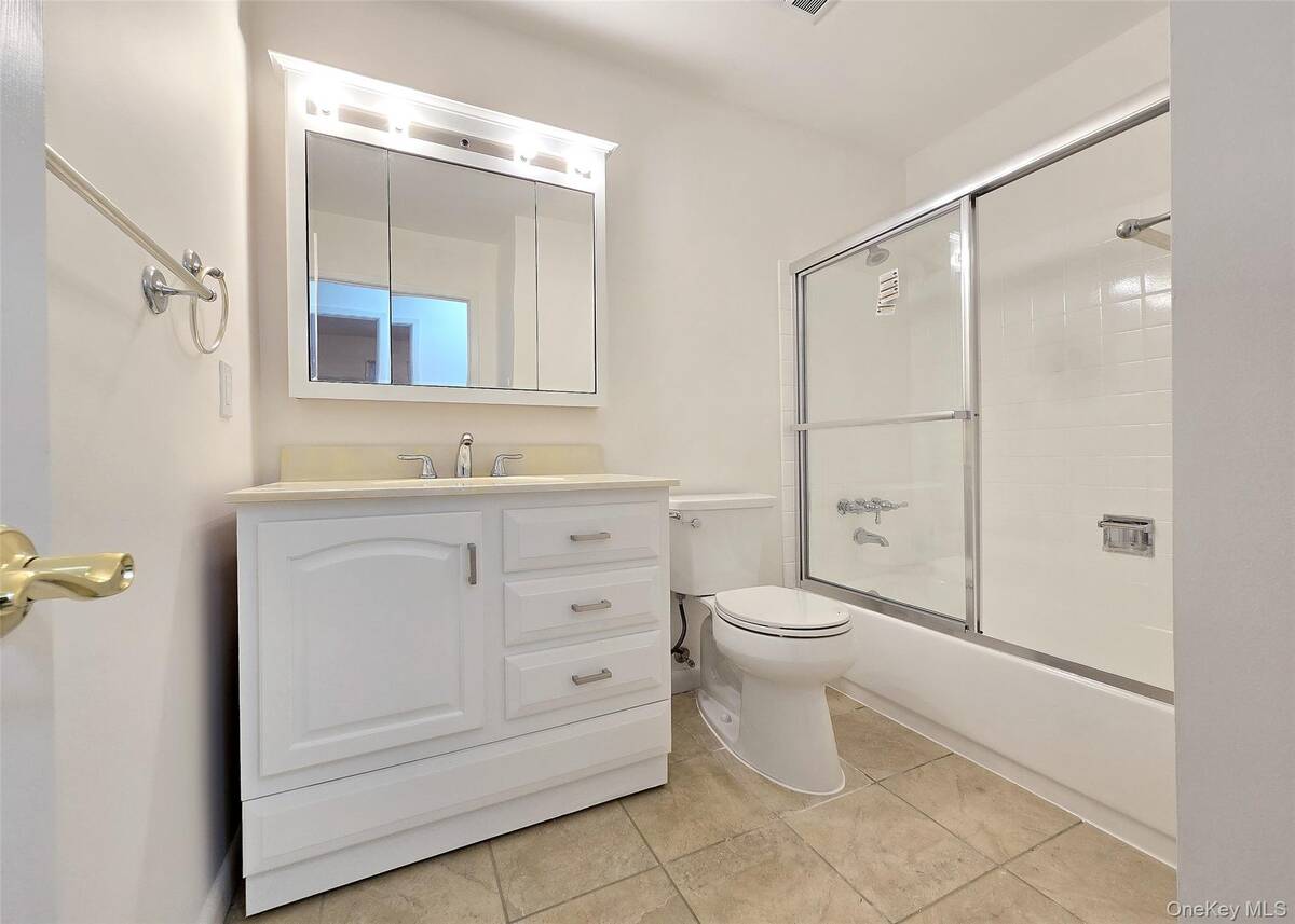 #14 photo, 35 Segatogue Lane, सफ़ोक काउंटी South Setauket , NY 11720