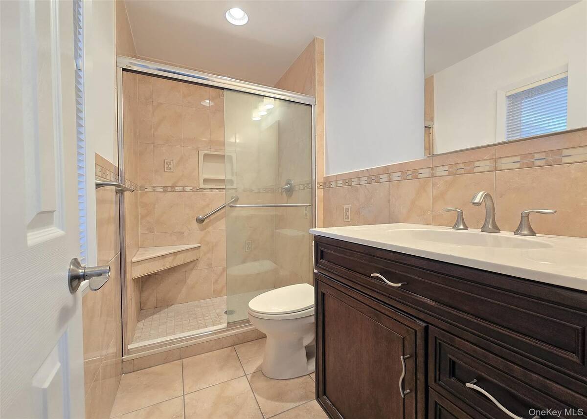 #17 photo, 35 Segatogue Lane, सफ़ोक काउंटी South Setauket , NY 11720