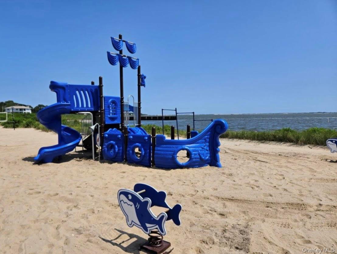 #15 photo, 27 Cynthia Lane, सफ़ोक काउंटी Center Moriches , NY 11934