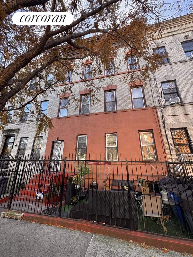 #1 photo, 1062 PUTNAM Avenue, הברונקס Stuyvesant Heights , NY 11221