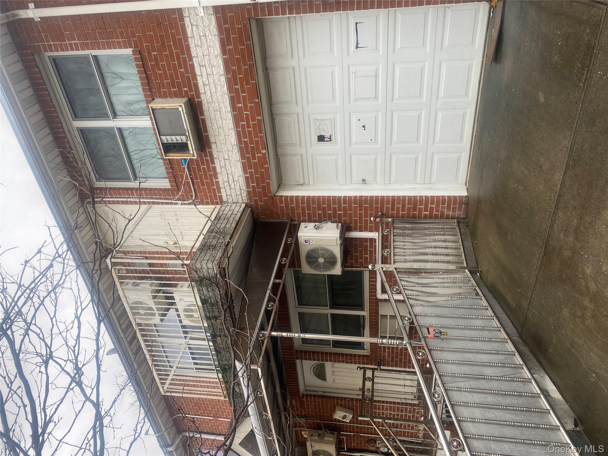 #1 photo, 15818 85th Avenue, जमैका Jamaica Hills , NY 11432