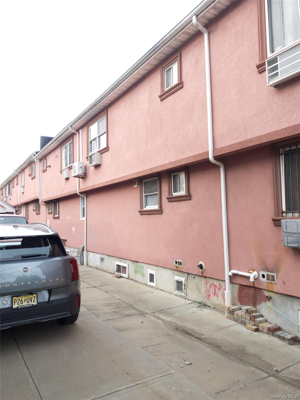 #4 photo, 15818 85th Avenue, Jamaica Hills , NY 11432