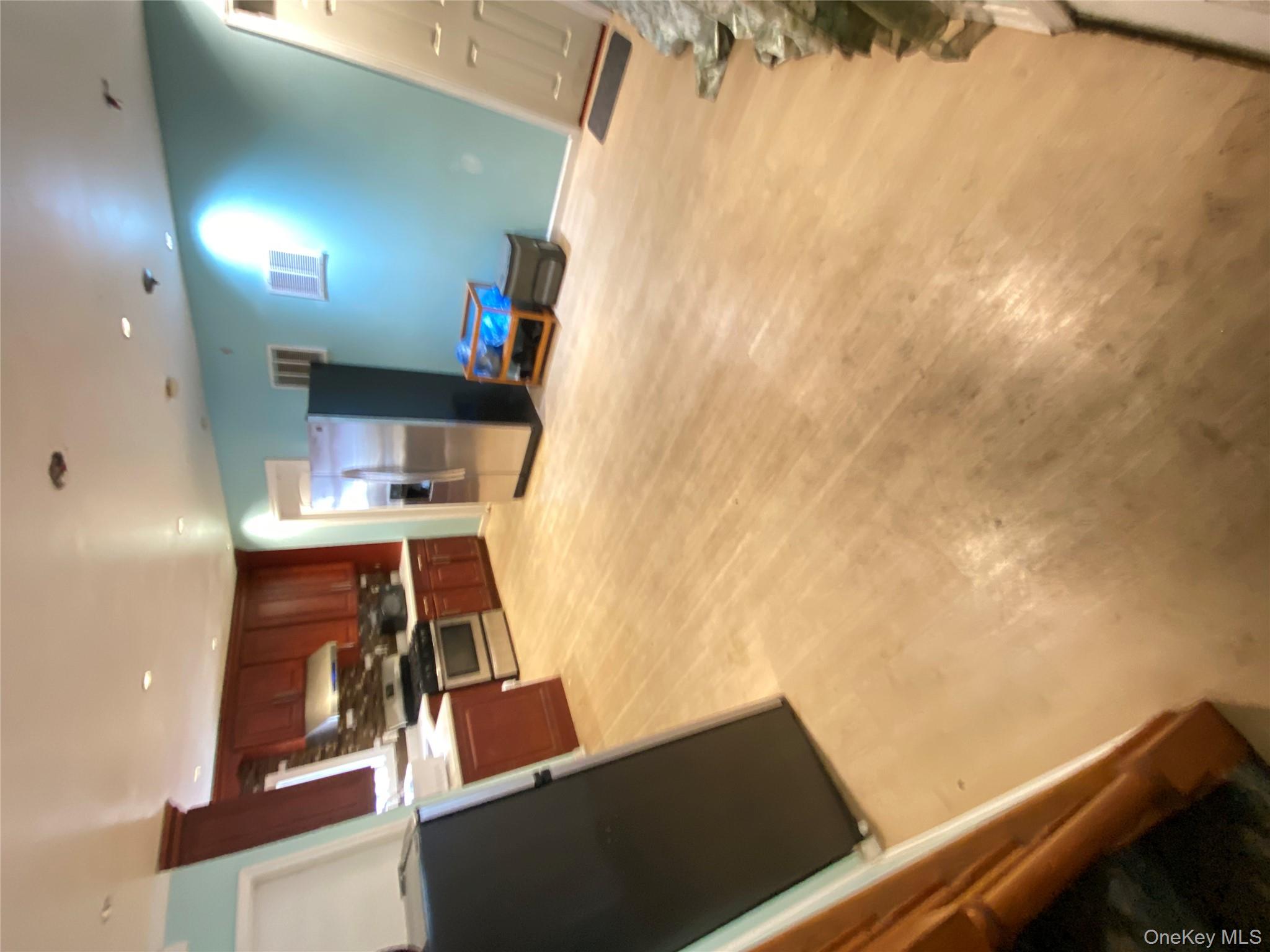 #5 photo, 15818 85th Avenue, Jamaica Hills , NY 11432