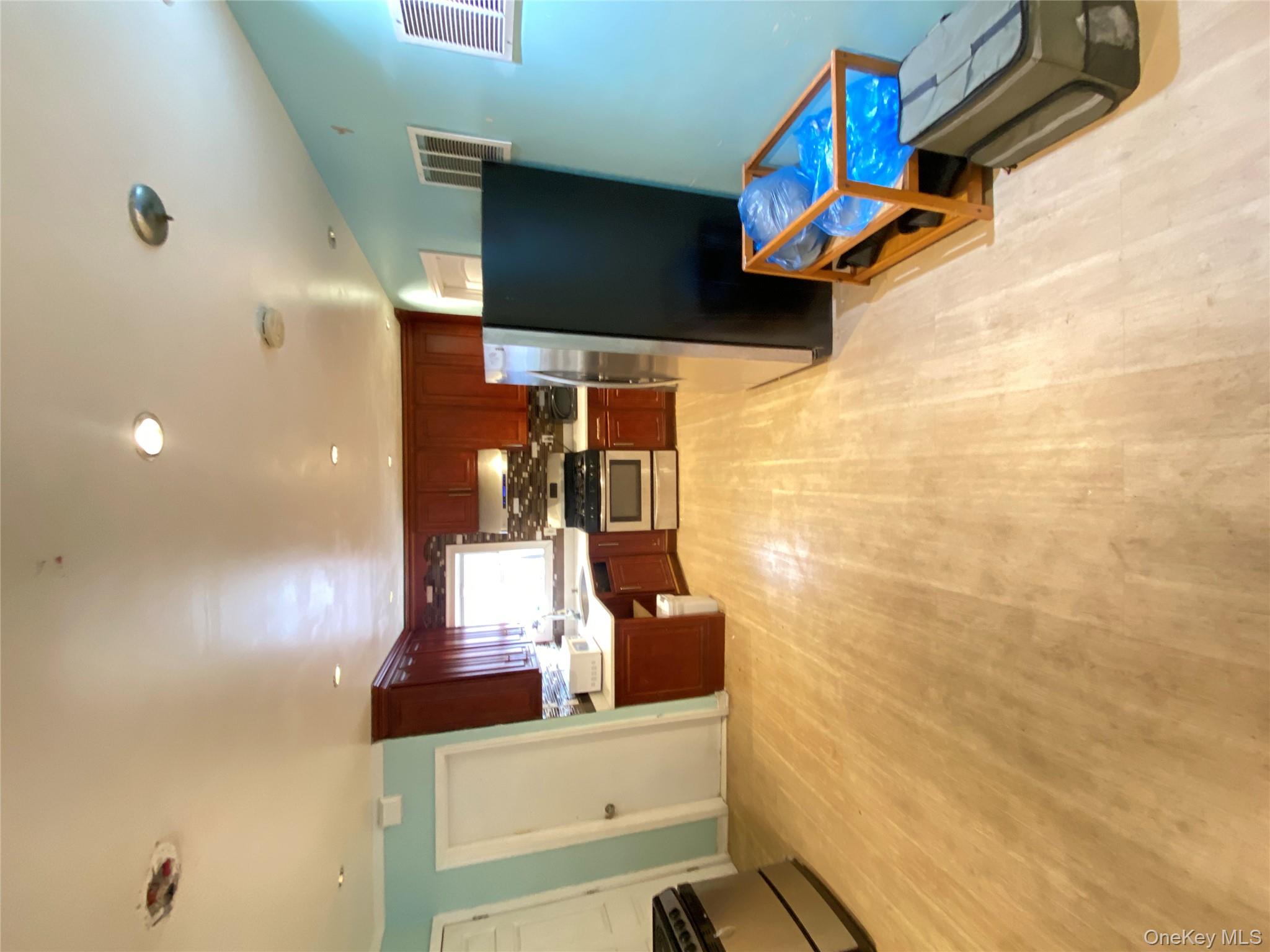 #6 photo, 15818 85th Avenue, Jamaica Hills , NY 11432