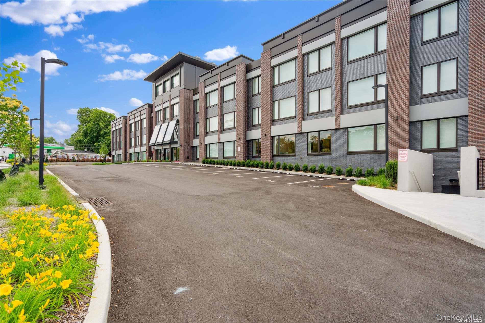 #2 photo, 218 Middle Neck Road, Нассау ‖ Great Neck , NY 11021