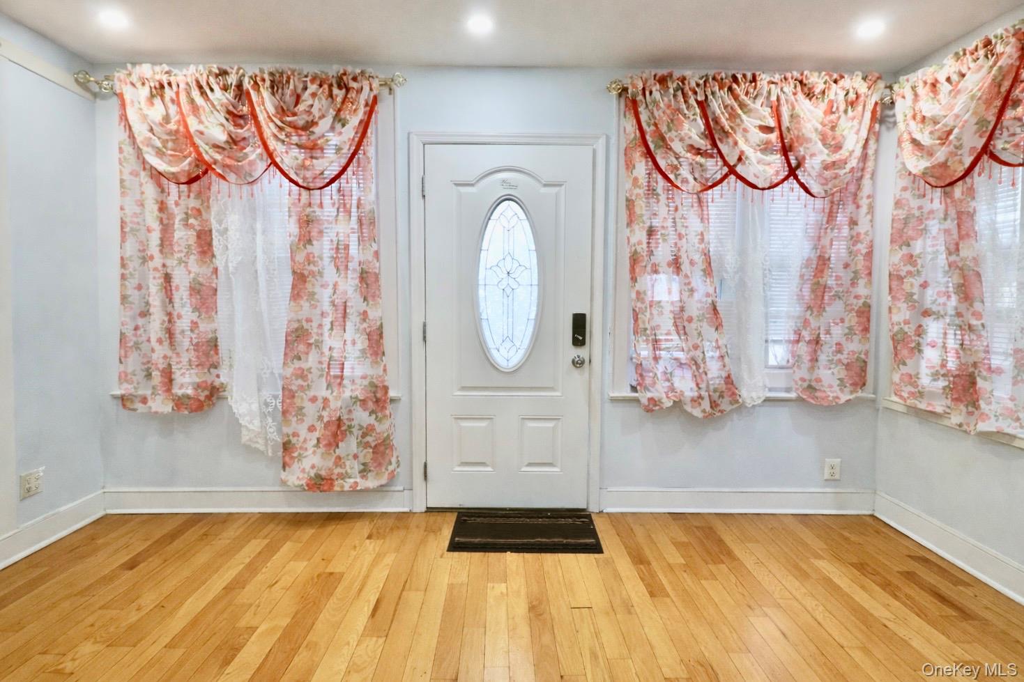 #3 photo, 12215 115th Avenue, Куинс ‖ South Ozone Park , NY 11420