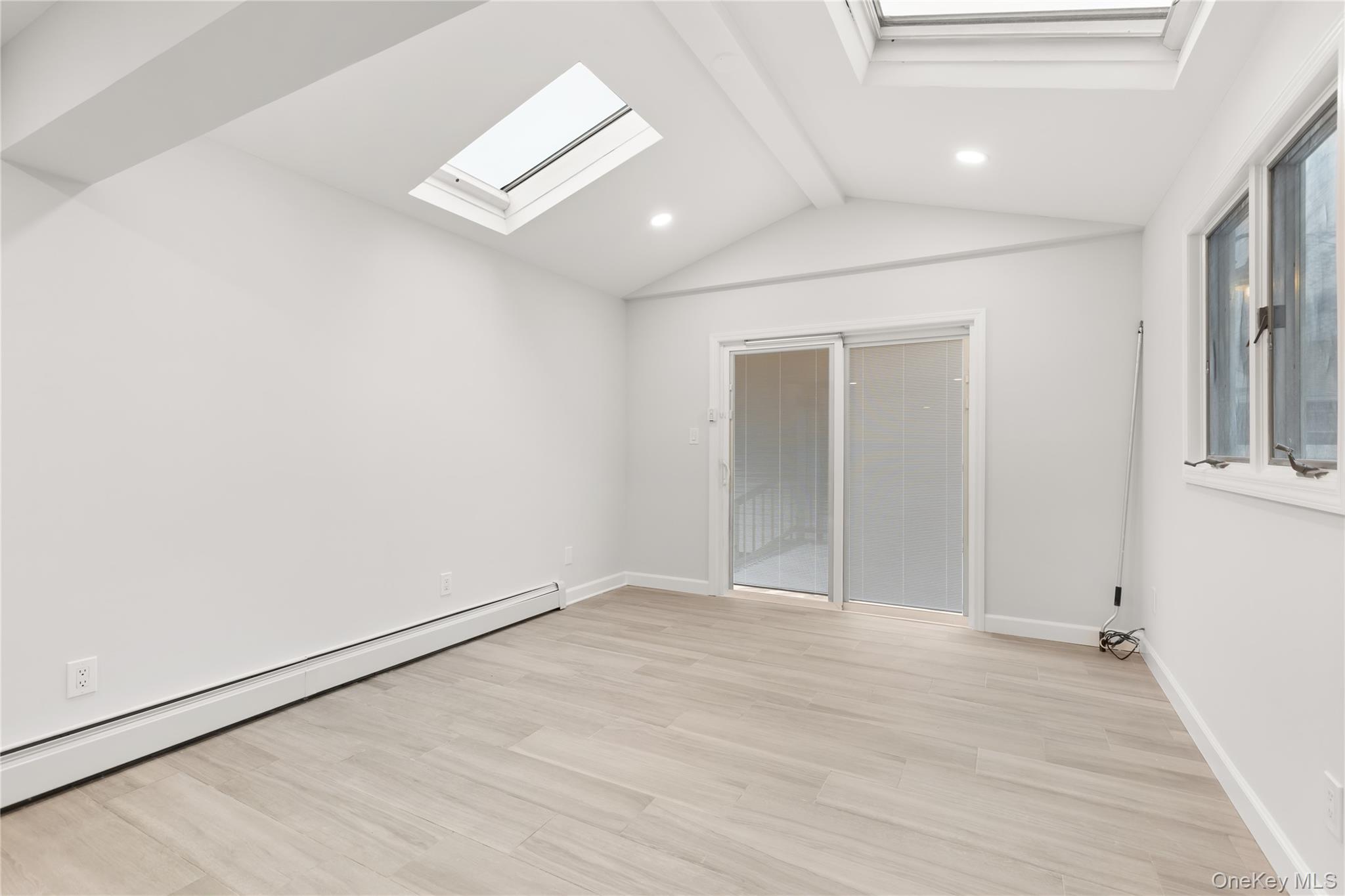 #13 photo, 339 Halbert Drive, سوفولك Holbrook , NY 11741