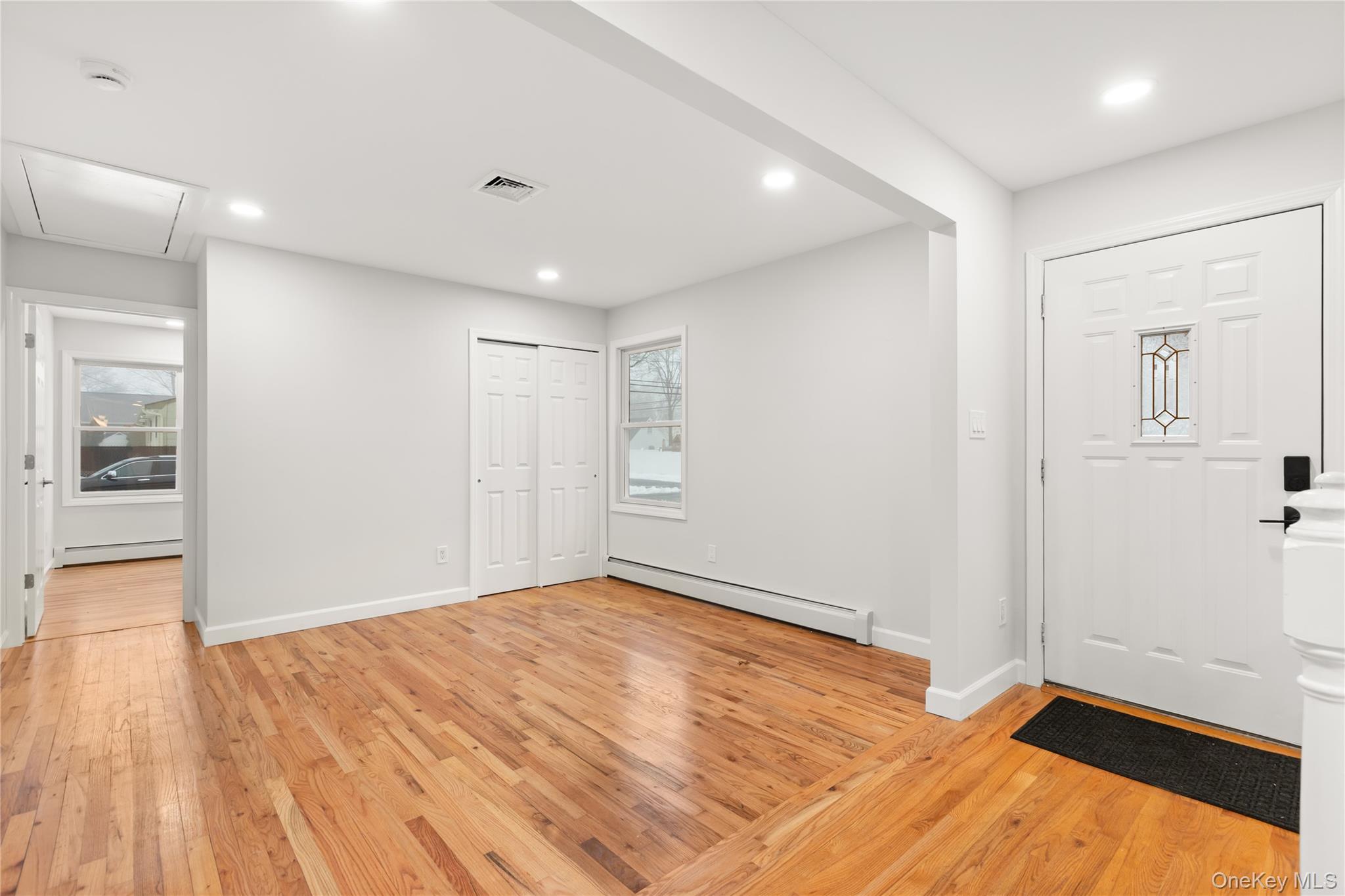 #2 photo, 339 Halbert Drive, سوفولك Holbrook , NY 11741