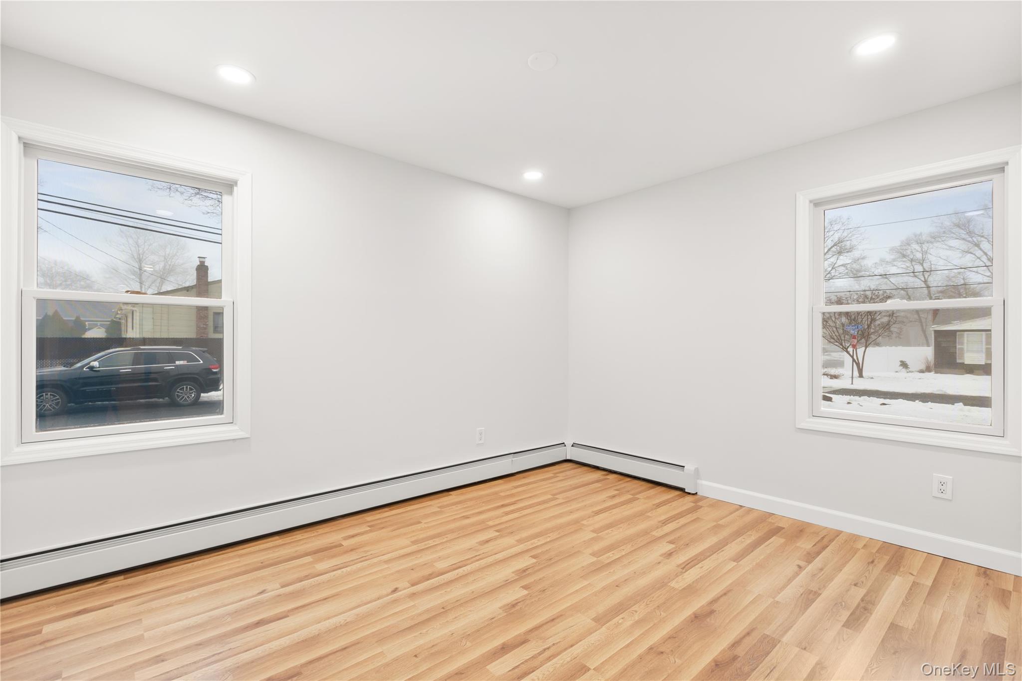 #4 photo, 339 Halbert Drive, سوفولك Holbrook , NY 11741