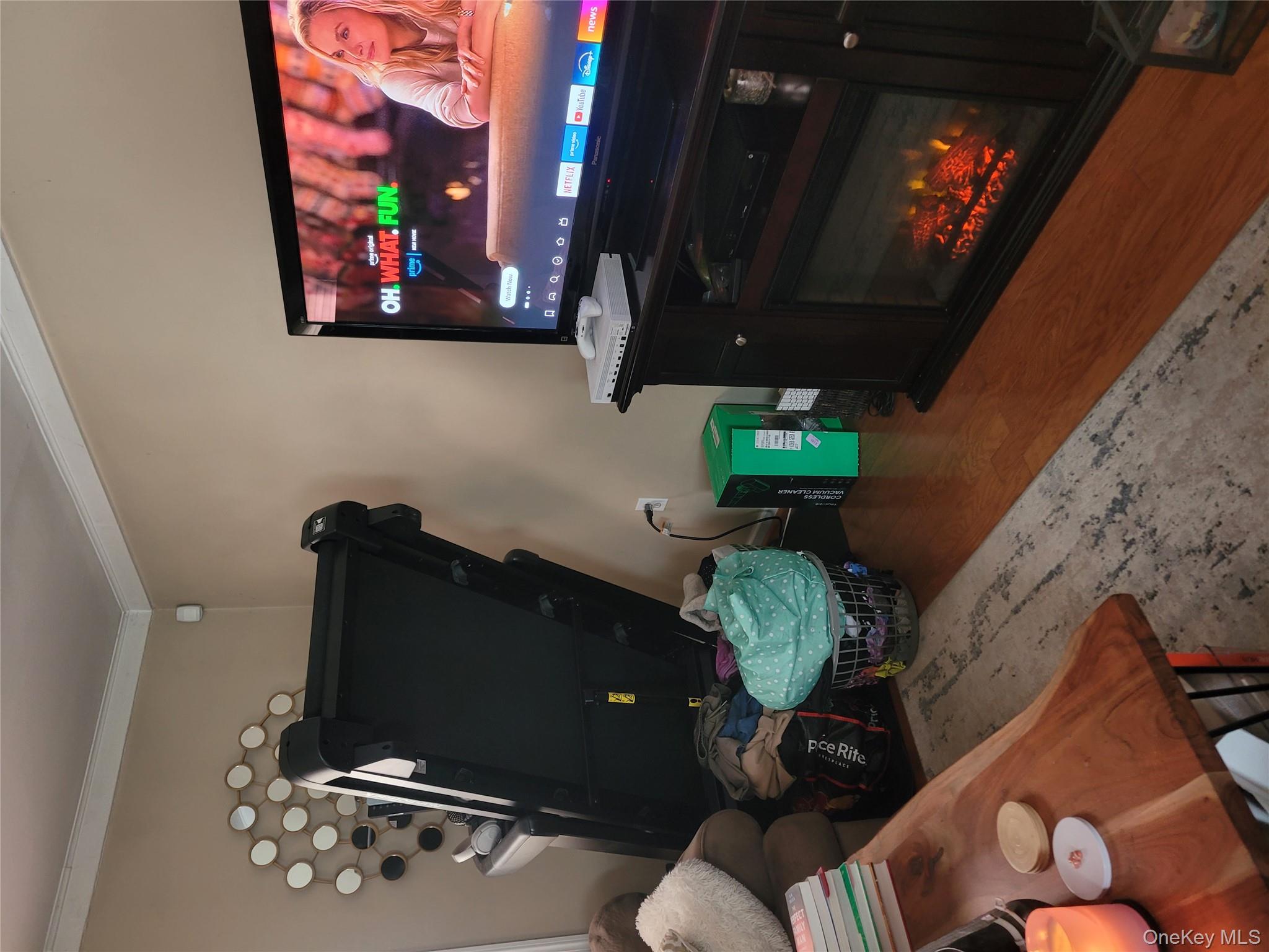 #1 photo, 12 Garland Lane Westbury Garland Lane, Нассау ‖ Westbury , NY 11590