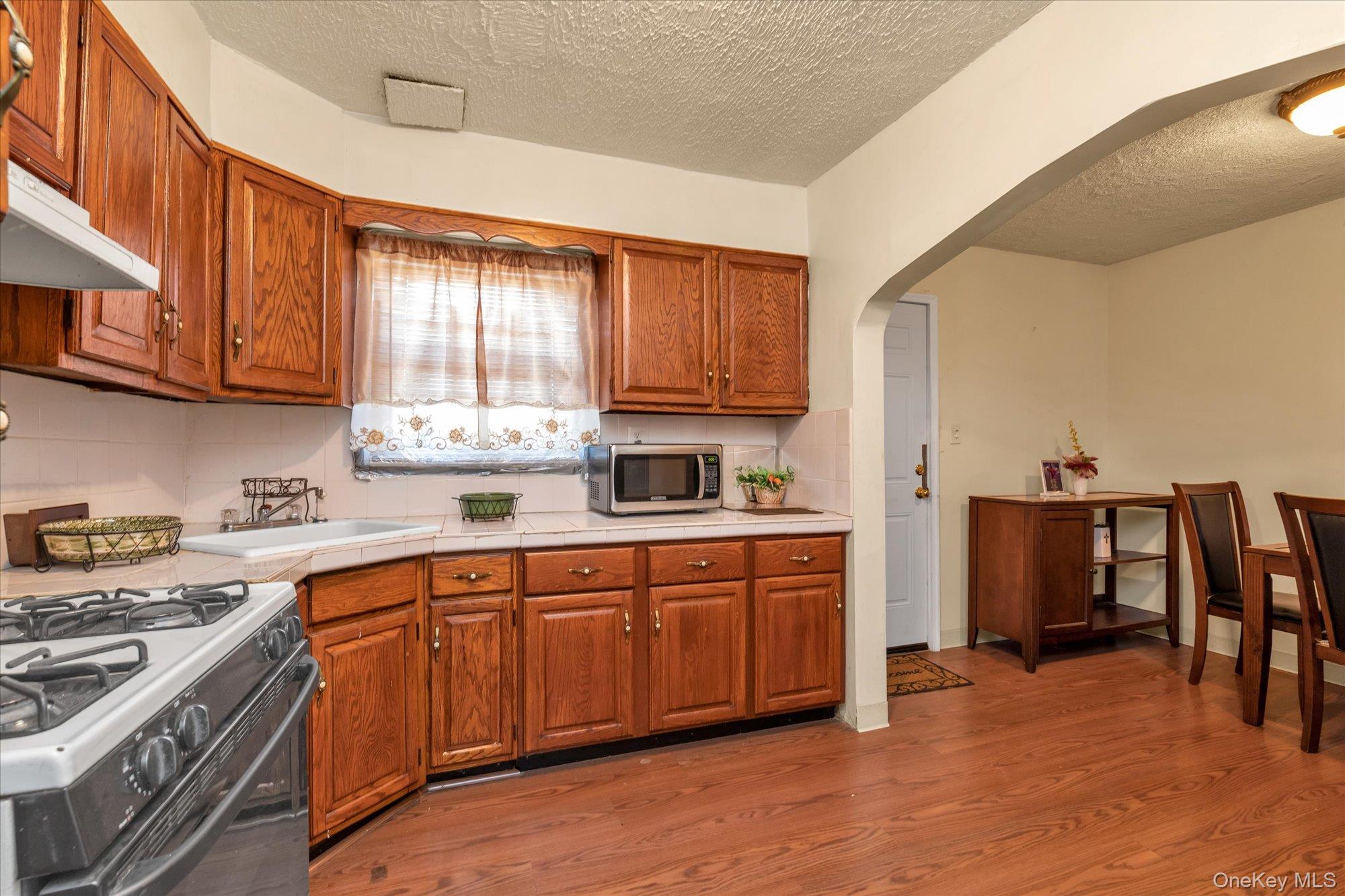 #7 photo, 141-12 184th Street, Springfield Gardens , NY 11413