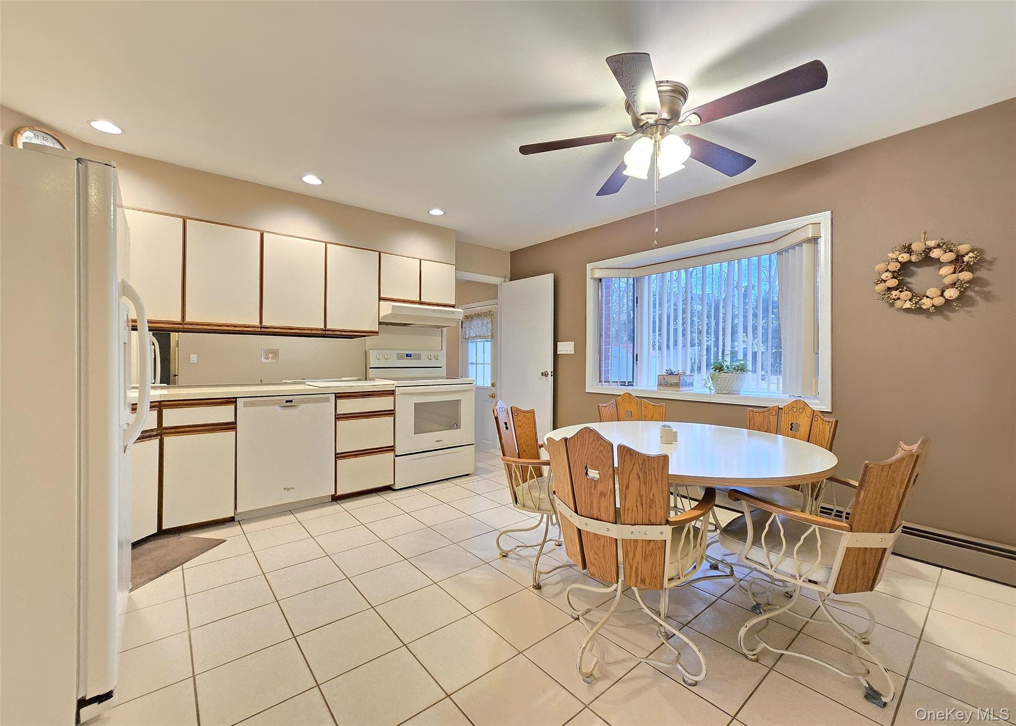 #10 photo, 342 Thrift Street, Саффолк ‖ Ronkonkoma , NY 11779