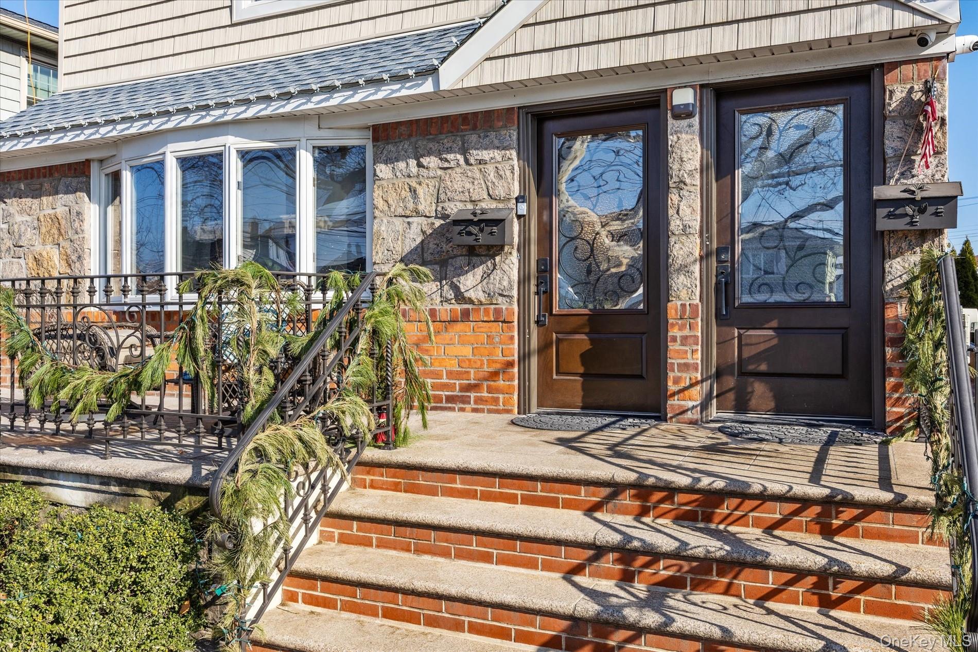 #4 photo, 157-37 98th Street, קווינס Howard Beach , NY 11414