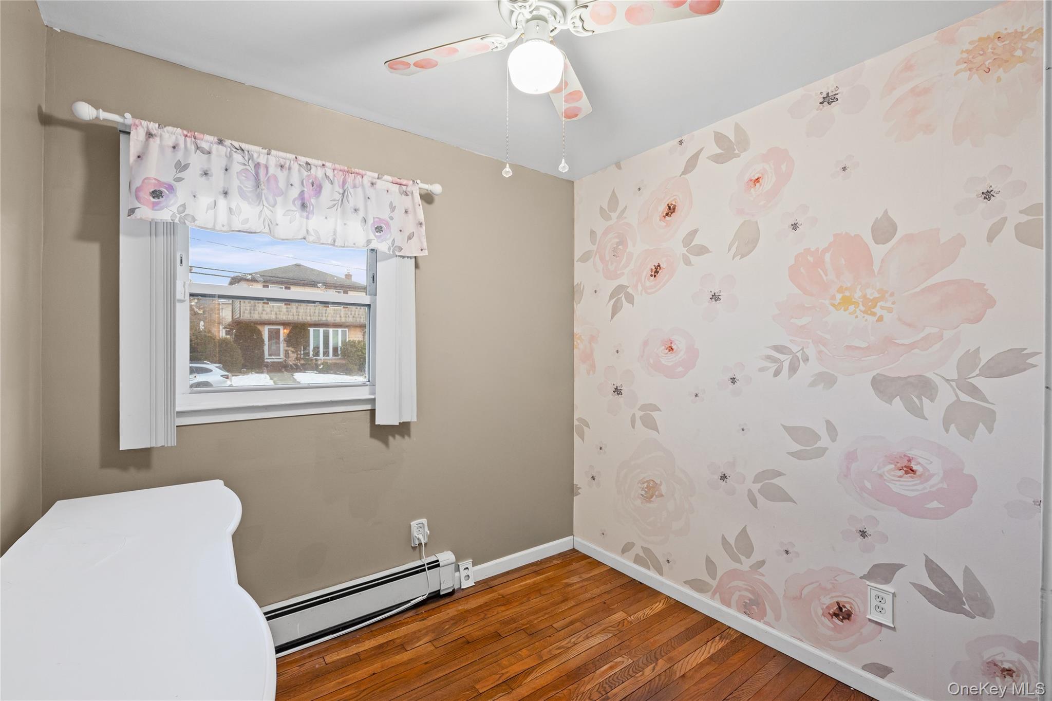 #12 photo, 70 Princess Street, नासाउ काउंटी Hicksville , NY 11801