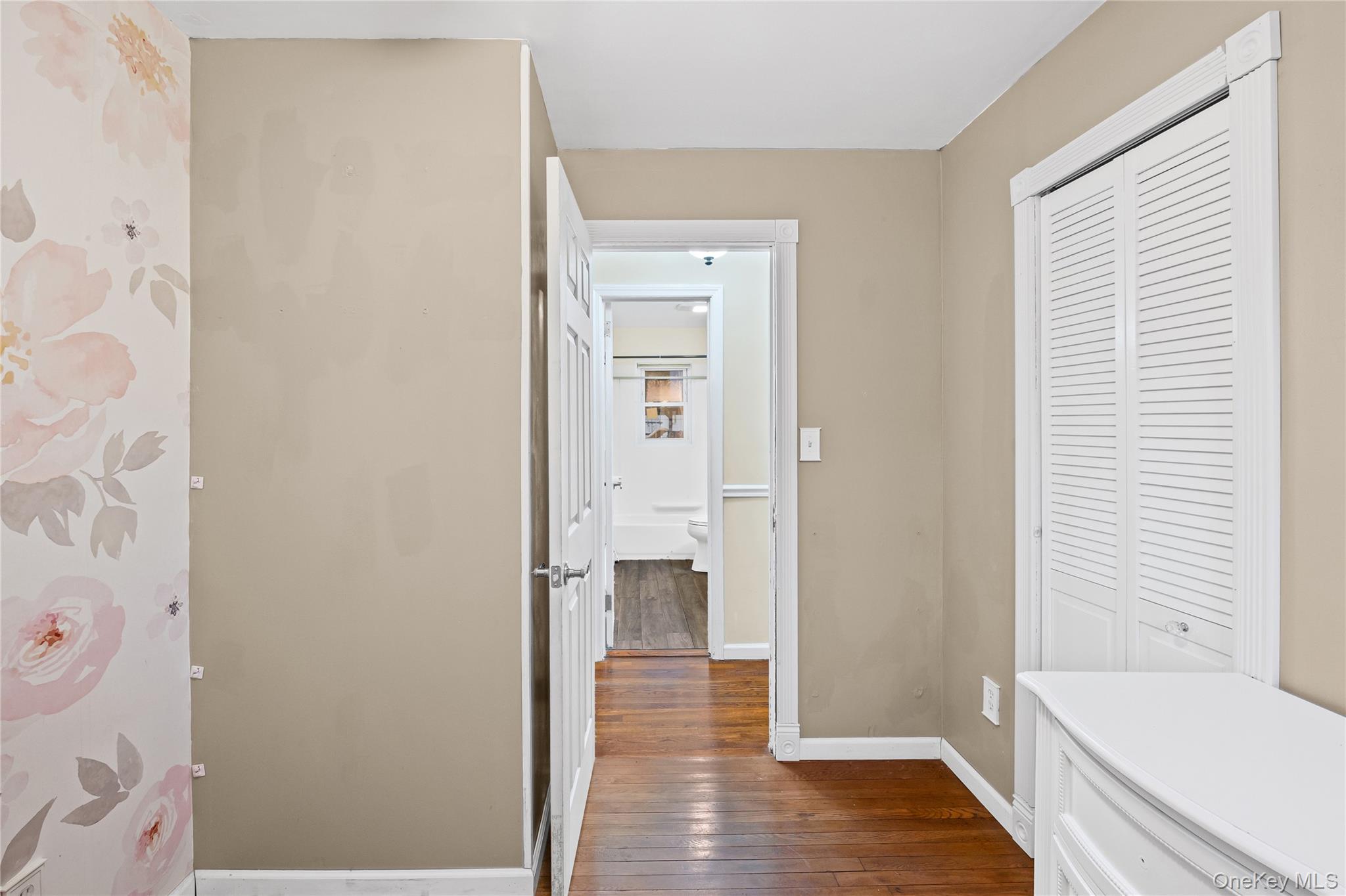 #13 photo, 70 Princess Street, नासाउ काउंटी Hicksville , NY 11801