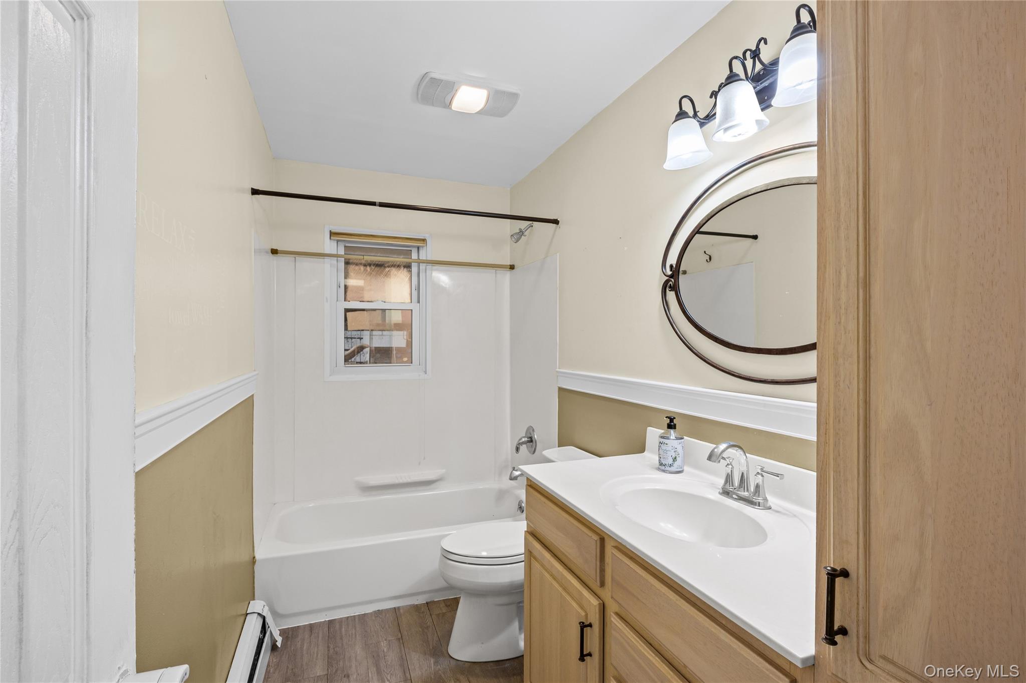 #14 photo, 70 Princess Street, नासाउ काउंटी Hicksville , NY 11801