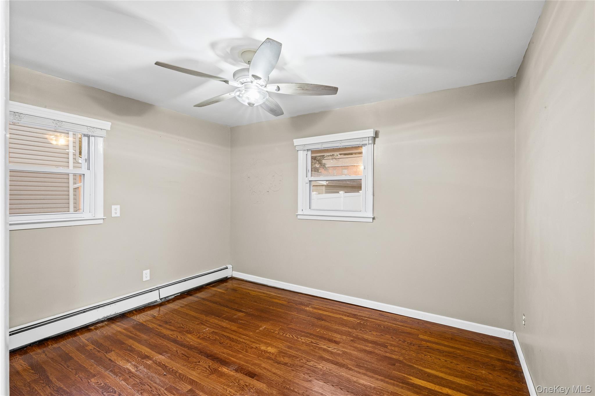 #15 photo, 70 Princess Street, नासाउ काउंटी Hicksville , NY 11801