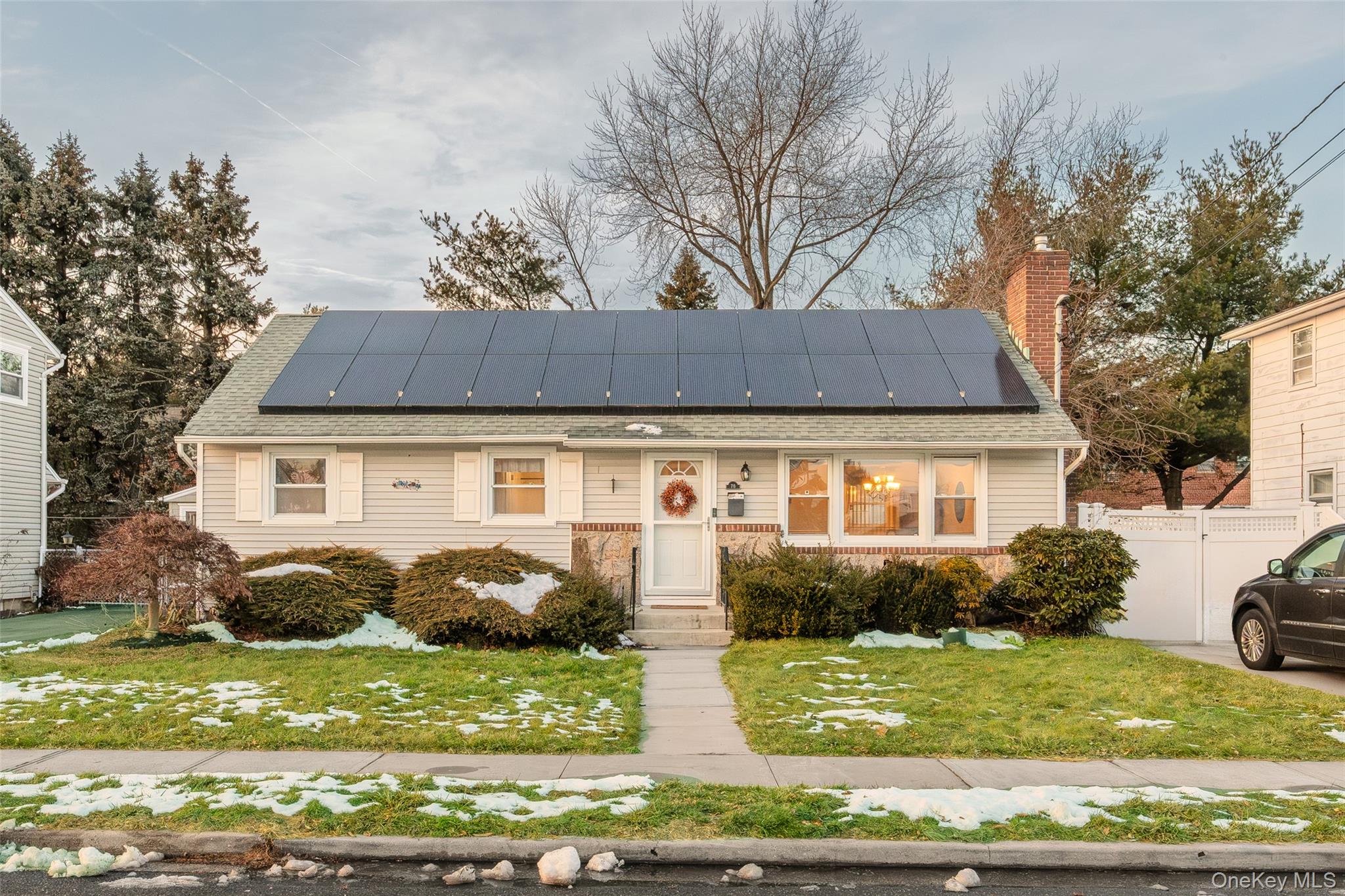 #2 photo, 70 Princess Street, नासाउ काउंटी Hicksville , NY 11801