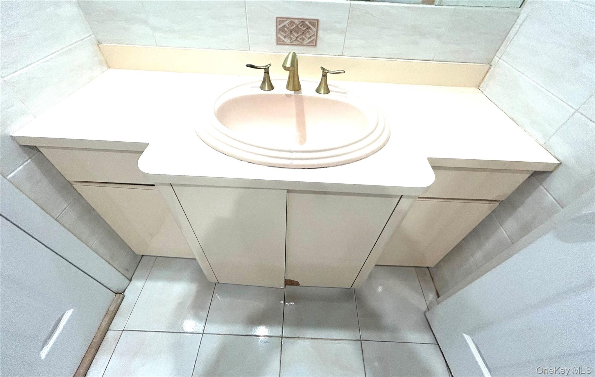 #15 photo, 76-36 265th Street, New Hyde Park , NY 11040