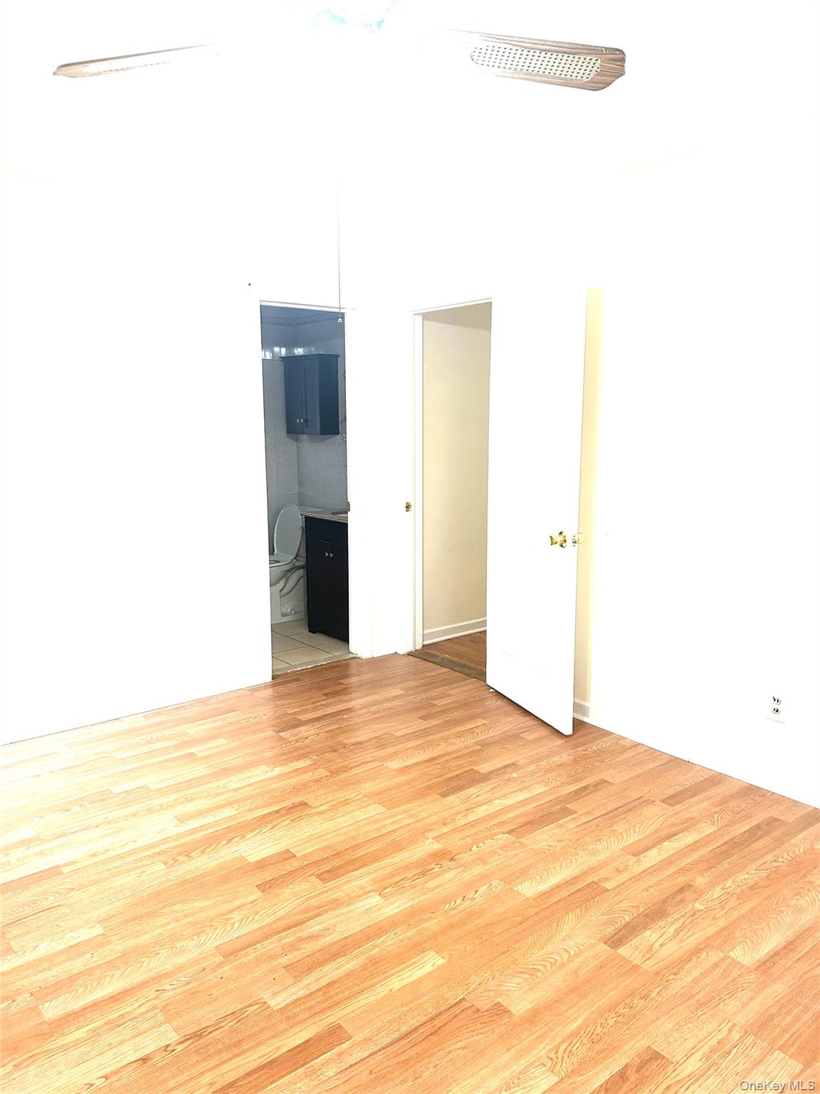 #19 photo, 76-36 265th Street, New Hyde Park , NY 11040