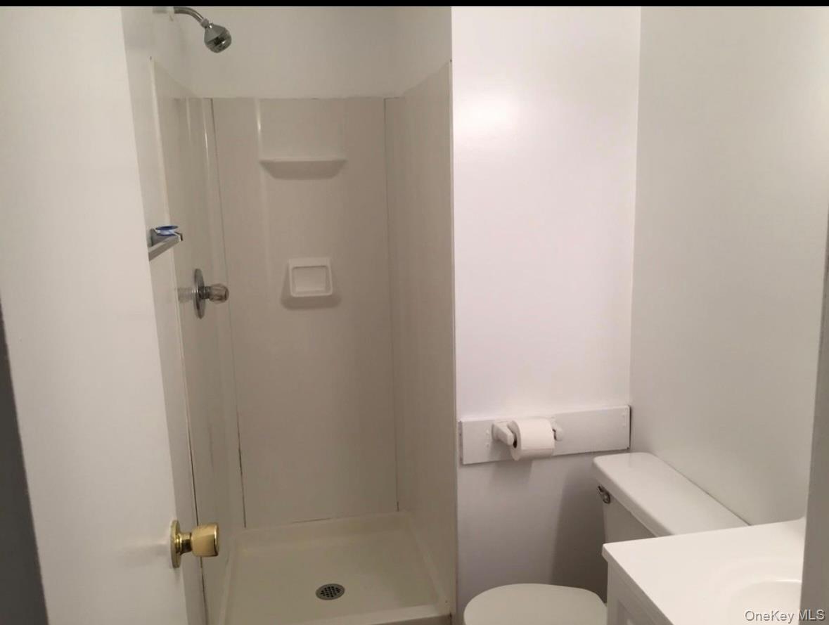 #4 photo, 206 W Broadway, Port Jefferson , NY 11777