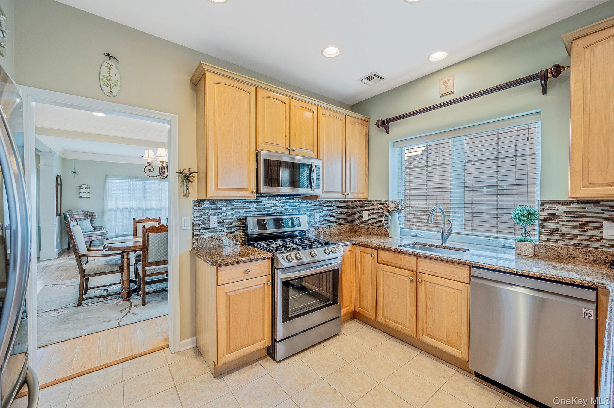 #12 photo, 78 Louden Loop, מחוז סאפוק Mount Sinai , NY 11766