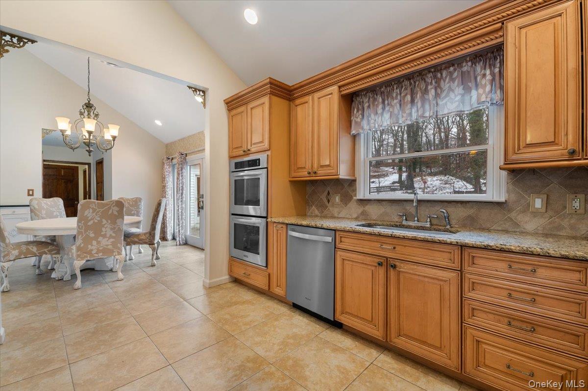 #14 photo, 33 Fleets Cove Road, Huntington , NY 11743