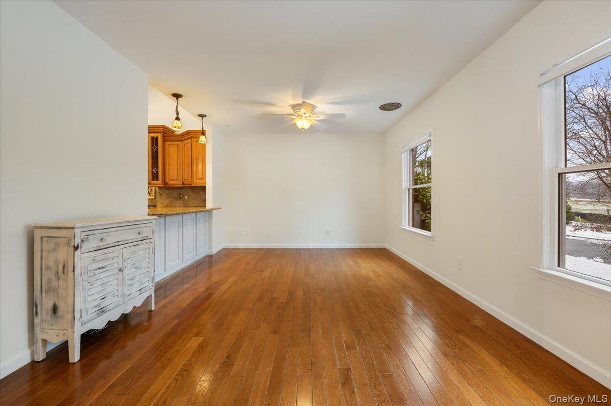 #17 photo, 33 Fleets Cove Road, Huntington , NY 11743