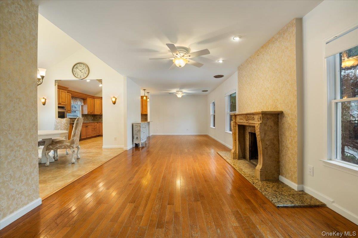 #5 photo, 33 Fleets Cove Road, Huntington , NY 11743