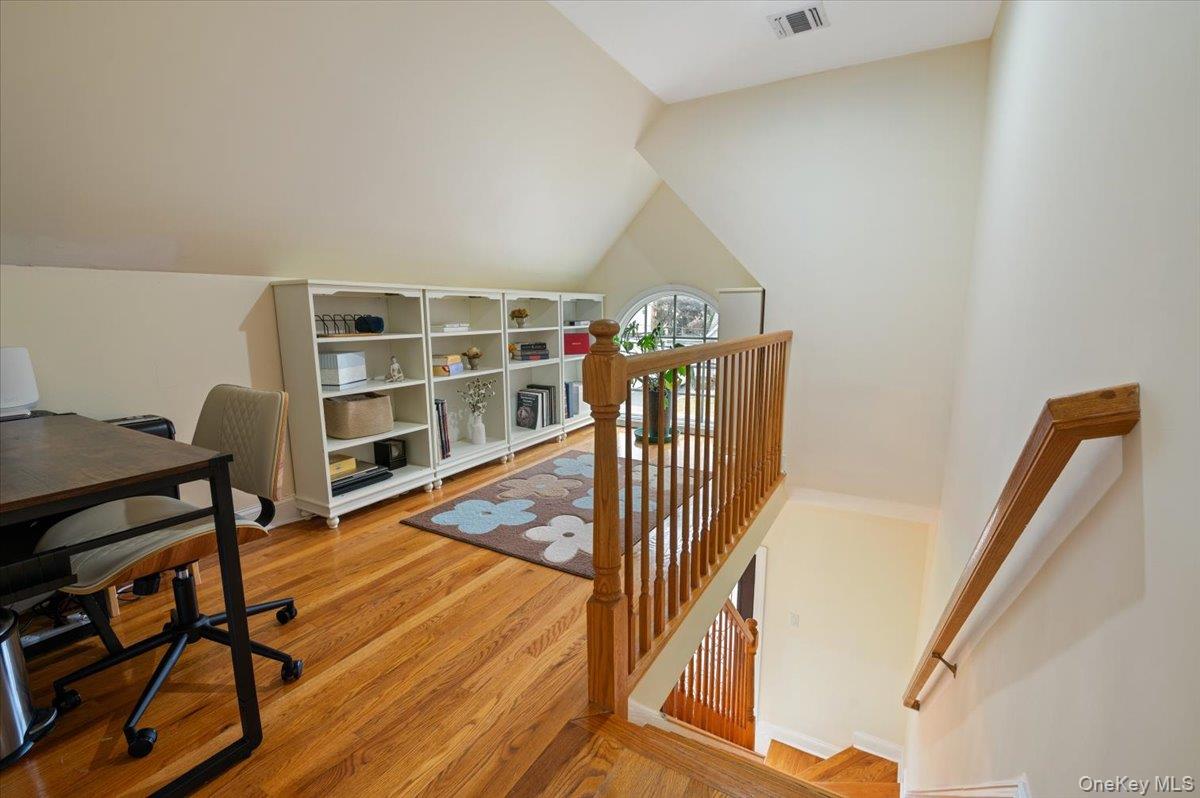 #15 photo, 322 Elmore Avenue, Нассау ‖ East Meadow , NY 11554