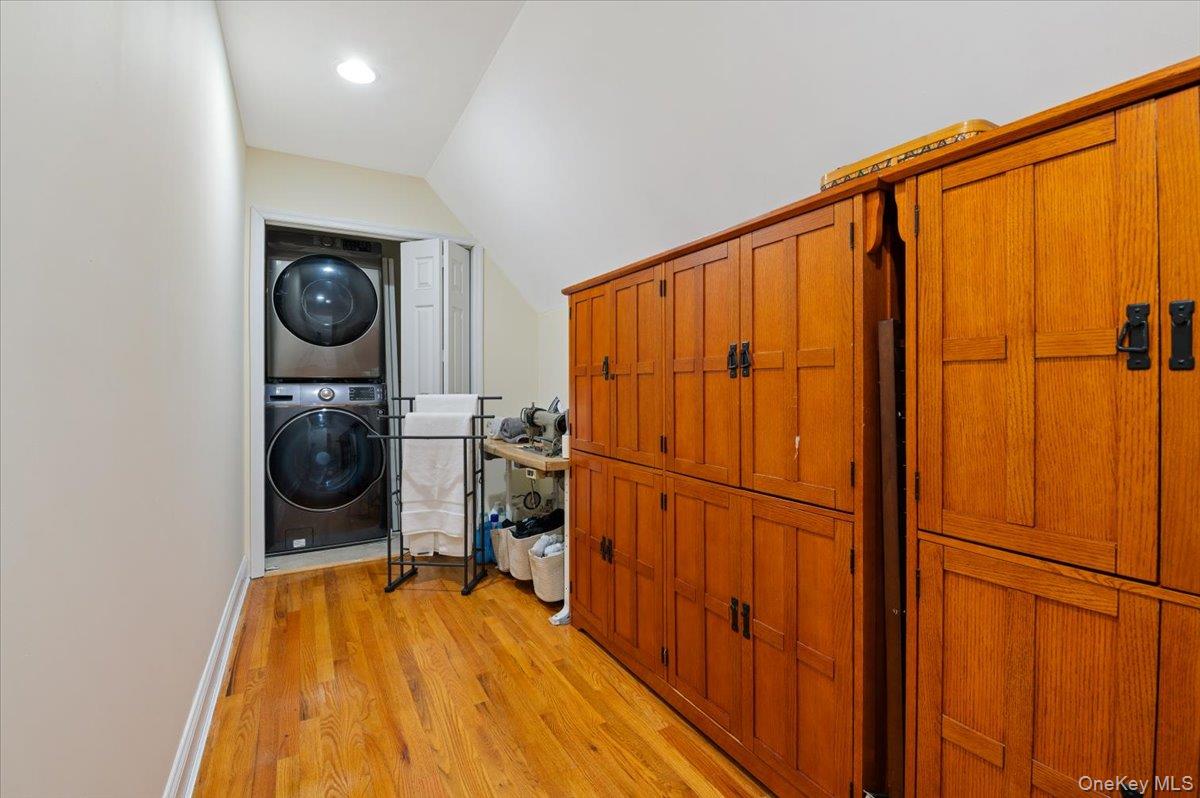 #17 photo, 322 Elmore Avenue, Нассау ‖ East Meadow , NY 11554